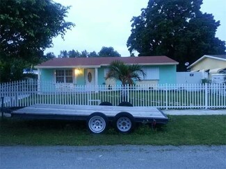 6427 Dewey St, Hollywood, FL 33023