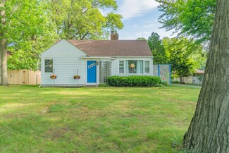 740 Airport Rd, Norton Shores, MI 49441