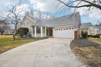 4311 Pond View Dr, Saint Paul, MN 55110