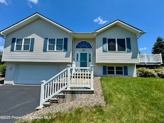 177 Lakeview Ave, Greenfield Township, PA 18407