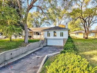 3060 Cemetery Rd, Morris, IL 60450