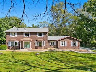 8754 Boverie Dr, Sainte Genevieve, MO 63670