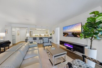 5633 Turtle Bay Dr Unit 35, Naples, FL 34108