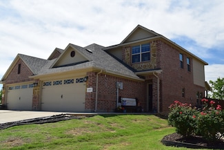 4909-4911 Villas Dr, Sanger, TX 76266