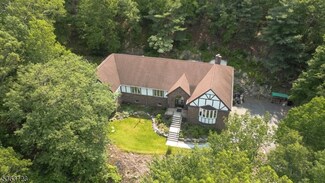5 Brookvale Terrace, Kinnelon, NJ 07405