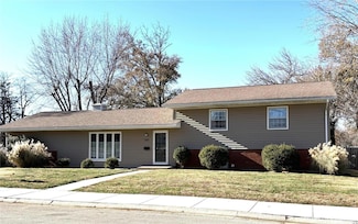 501 Maple St, Greenville, IL 62246
