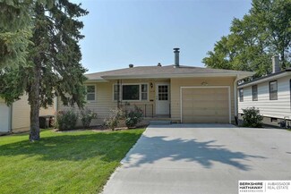 2118 S 43rd St, Omaha, NE 68105