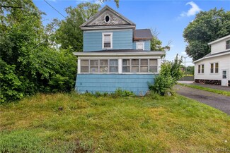 104 W Roswell Ave, Nedrow, NY 13120