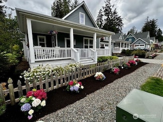 154 Anchor Ln, Port Ludlow, WA 98365