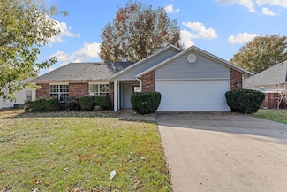 3277 W Barite Dr, Fayetteville, AR 72704
