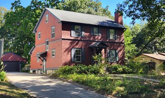 212 N Riverside Dr, Ames, IA 50010