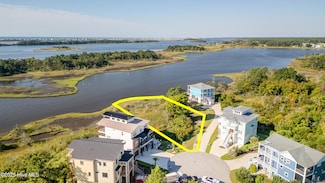 614 Seafarers Ct, Holly Ridge, NC 28445