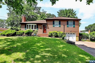 281 Homestead Rd, Paramus, NJ 07652