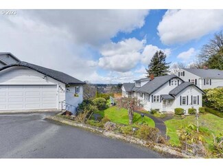 6557 SE Thorburn St, Portland, OR 97215