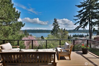 5019 Par Dr, Freeland, WA 98249