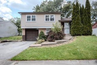 17690 Hillcrest Dr, Country Club Hills, IL 60478