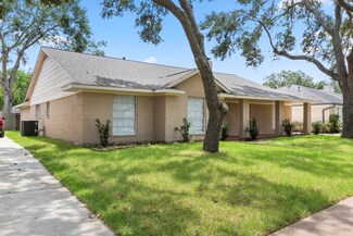 7631 Braesdale Ln, Houston, TX 77071