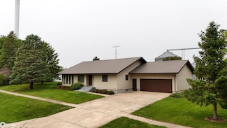 207 Blaine St, Ledyard, IA 50556