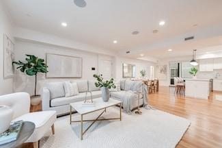 260 Gold St Unit 101, Boston, MA 02127