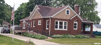 303 Walnut St, New Windsor, IL 61465
