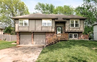 820 S Virginia Ln, Olathe, KS 66061