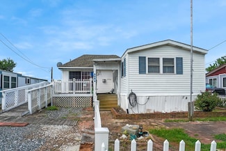 8254 Sea Breeze Dr, Chincoteague Island, VA 23336