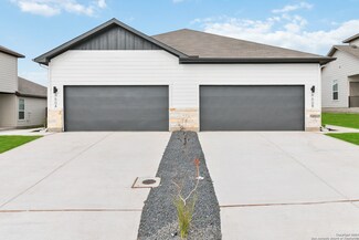 211 Schrader Dr, Buda, TX 78610