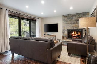 4504 Meadow Dr Unit 201, Vail, CO 81657