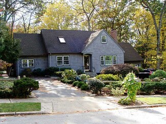 347 Ridgewood Dr, Mystic, CT 06355