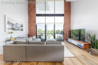 211 E 9 Mile Rd Unit 311, Ferndale, MI 48220