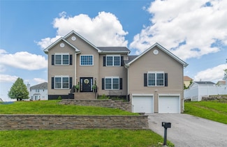 38 Panorama Dr, New Windsor, NY 12553