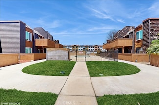9020 Newport Ave Unit 17, Fontana, CA 92335