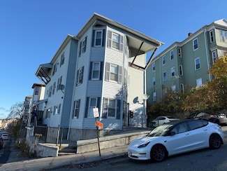 39 Harlem St, Worcester, MA 01610
