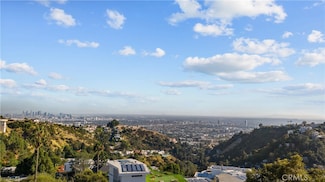 8000 Oceanus Dr, Los Angeles, CA 90046