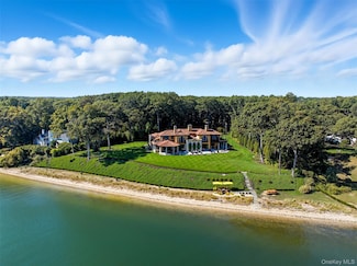 5 Bouton Point Rd, Huntington, NY 11743