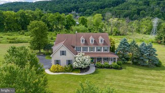 2937 Shirley Ln, Hellertown, PA 18055