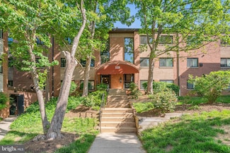 3330 S 28th St Unit 203, Alexandria, VA 22302