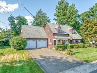 226 Maple Rd, Longmeadow, MA 01106