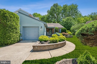 81 Poppy Ct, Mount Laurel, NJ 08054