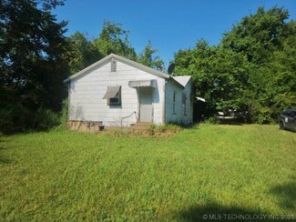 1706 Live Oak St, Muskogee, OK 74403