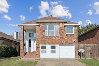 731 Meadowcreek Ct, Garland, TX 75043