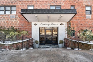 1910 Pelham Pkwy S Unit 5C, Bronx, NY 10461