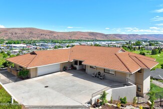 1011 N 42nd Place, Yakima, WA 98908