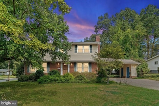 8612 Cottage St, Vienna, VA 22180