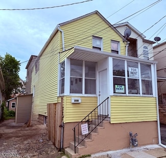 218 Geneva St, Elizabethport, NJ 07206