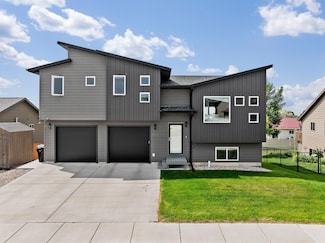 3213 New England St, Rapid City, SD 57703