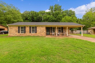 131 Stratford Ln, Jackson, TN 38305