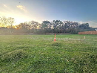 731 River Oak Way, Lake Dallas, TX 75065