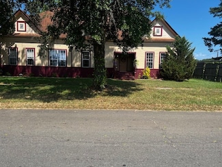 325 N West Front St, Vivian, LA 71082