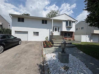 378 W Waukena Ave, Oceanside, NY 11572